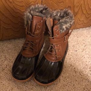 Duck boots